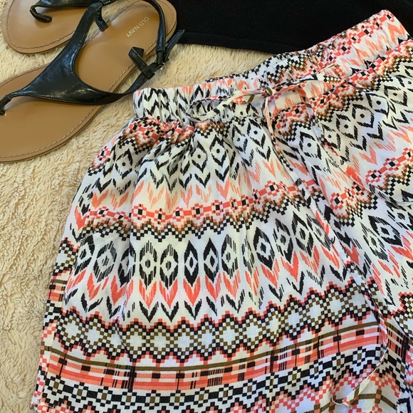 🌸Rue21 shorts - Picture 2 of 4